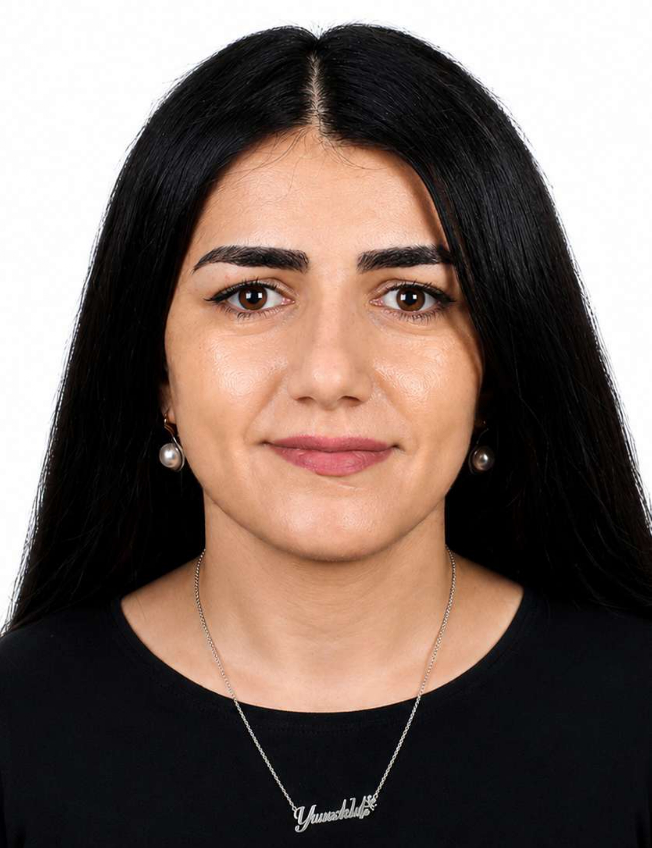 SATINE MNACAKANYAN