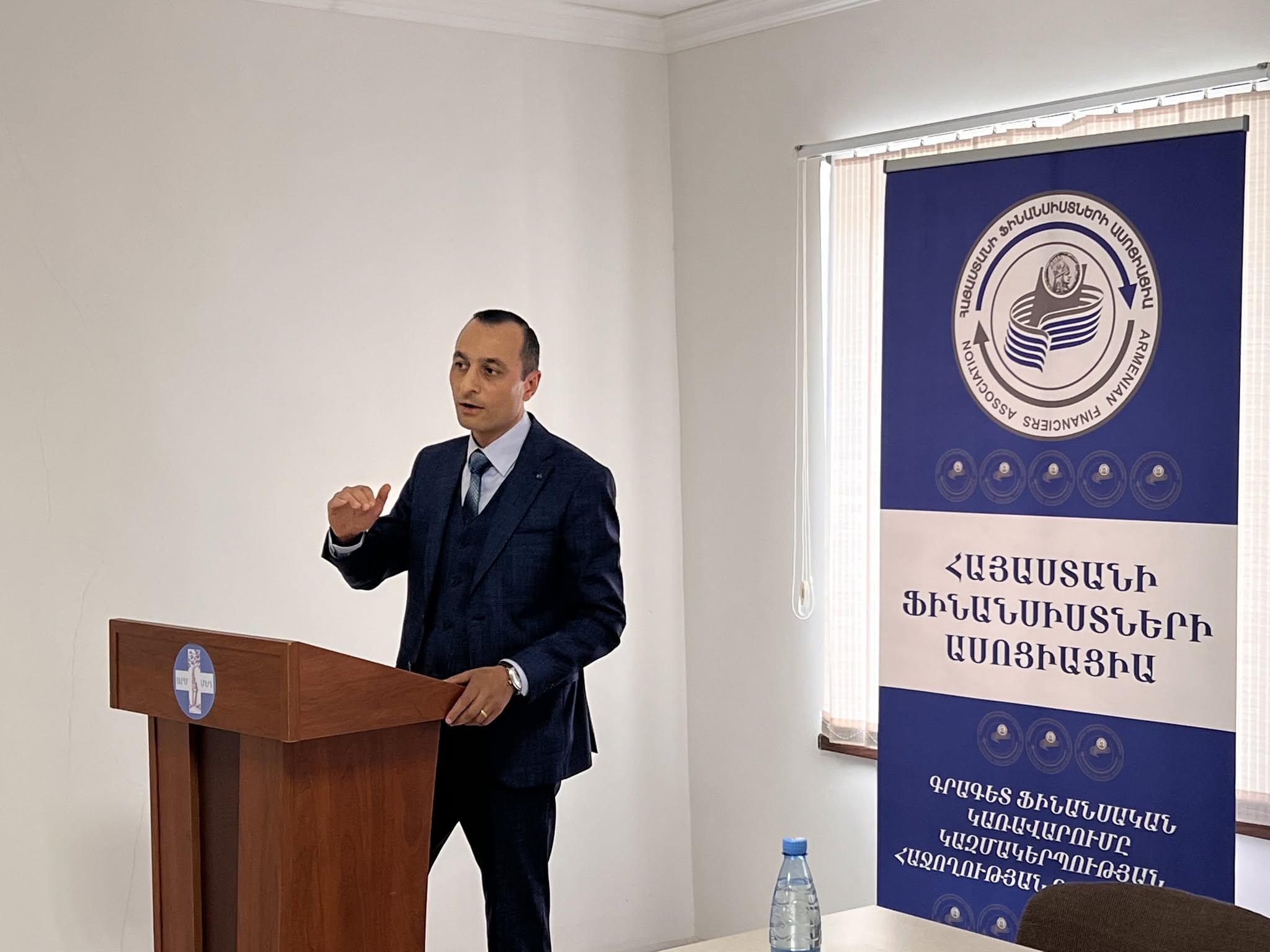 ԱՐՄԱՎԻՐՈՒՄ ՀԱՆԴԻՊՈՒՄ ԳՈՐԾԱՐԱՐՆԵՐԻ ՀԵՏ