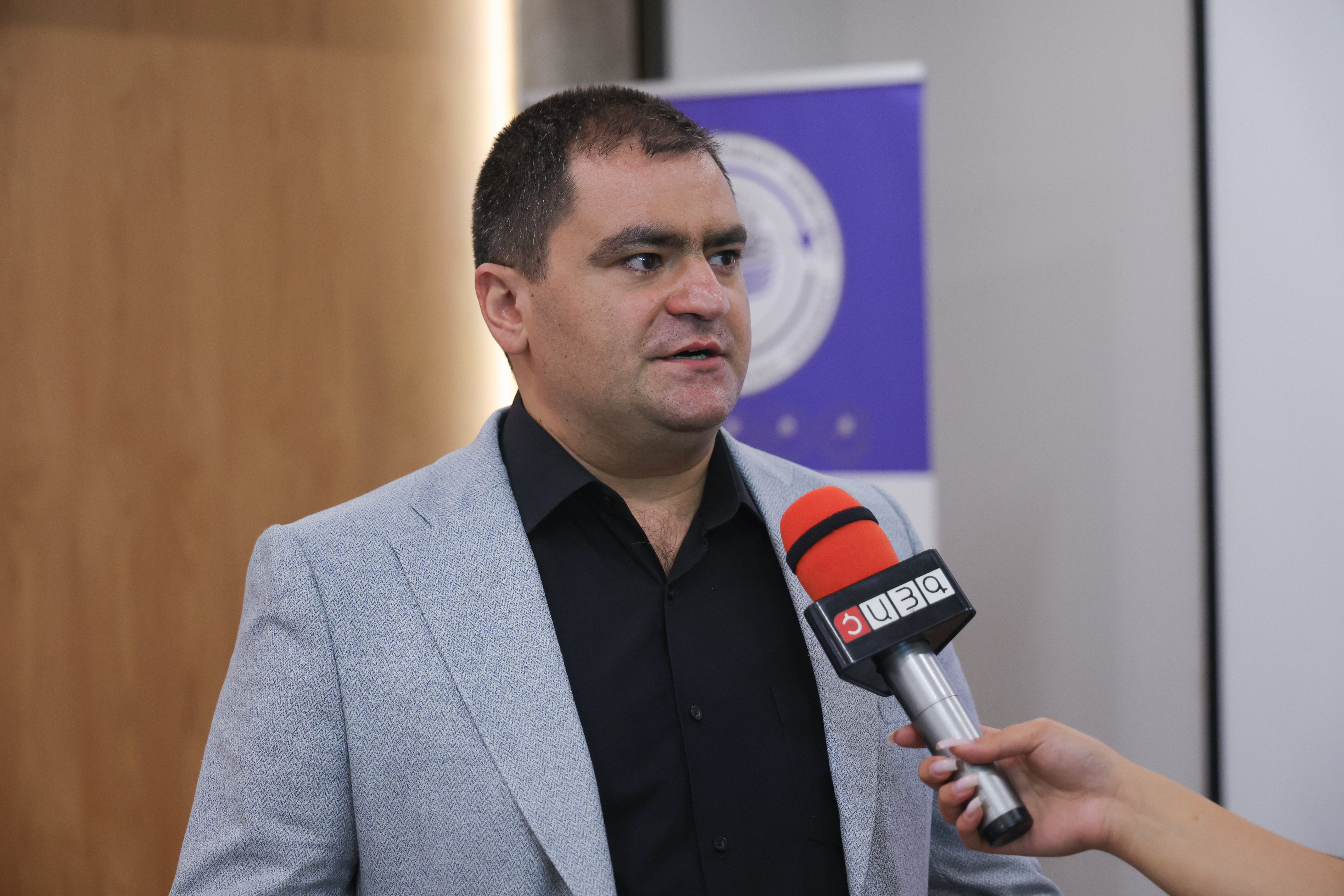 ԳՅՈՒՄՐԻ ՔԱՂԱՔՈՒՄ ԱՍՈՑԻԱՑԻԱՆ ԿԱԶՄԱԿԵՐՊԵՑ ԵՐԿՈՒ ՊԱՆԵԼԱՅԻՆ ՔՆՆԱՐԿՈՒՄ