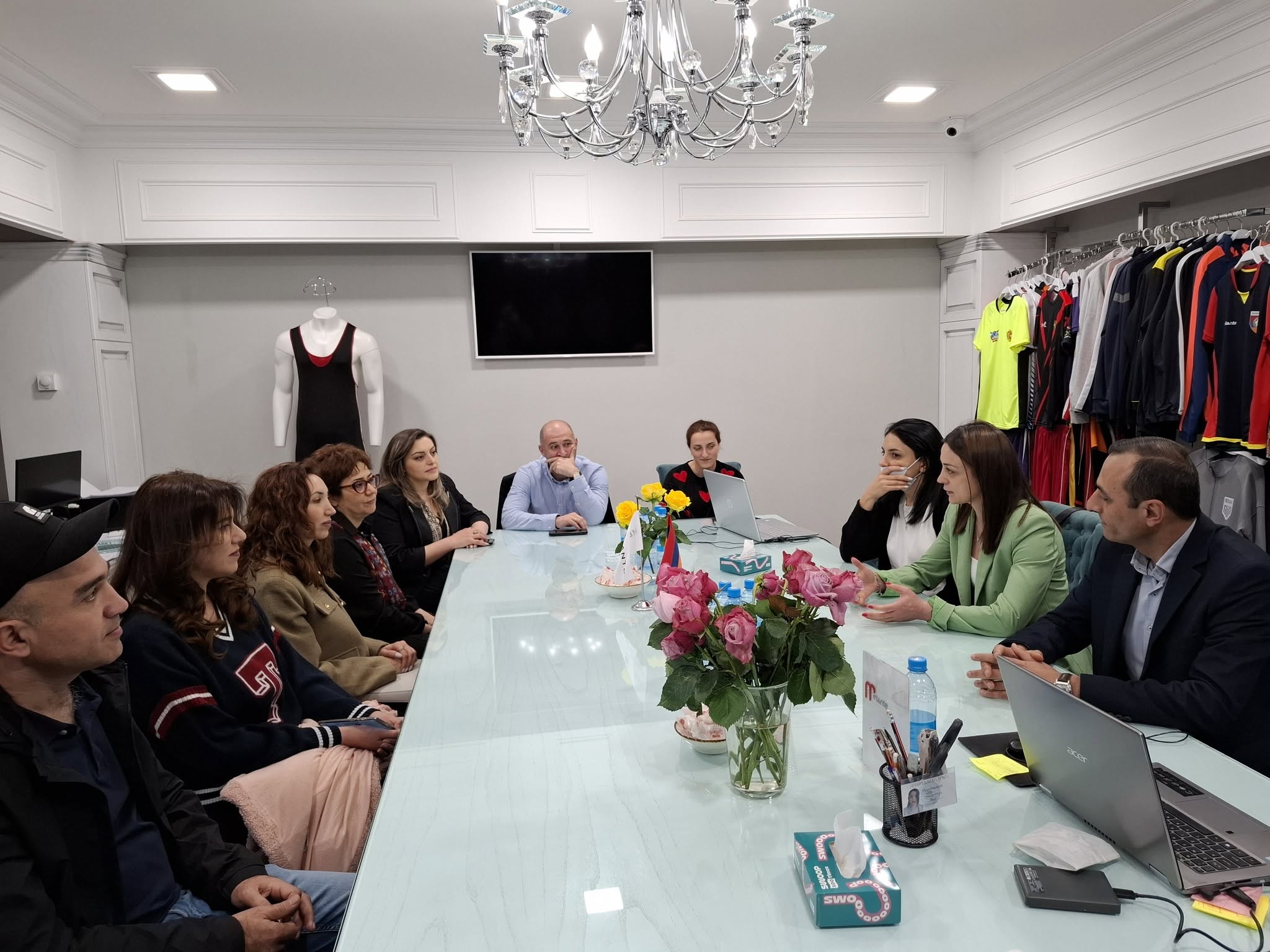 ԱՅՑԵԼՈՒԹՅՈՒՆ ՄԵԼԱՆՏԵ ԱՊՐԱՆՔԱՆԻՇԸ ՆԵՐԿԱՅԱՑՆՈՂ ՏԵՔՍՏԻԼ ԱՐՏԱԴՐԱԿԱՆ ԿԱԶՄԱԿԵՐՊՈՒԹՅՈՒՆ