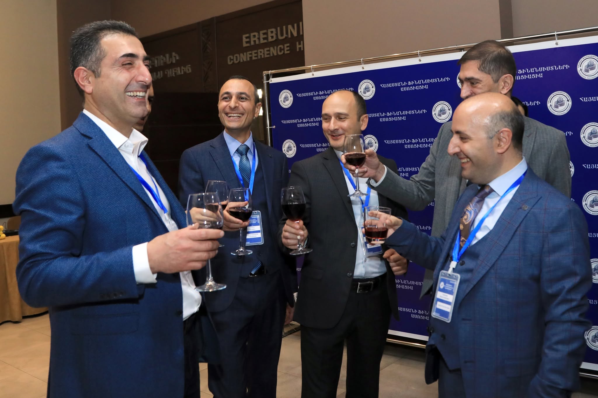 ՖԻՆԱՆՍԻՍՏՆԵՐԻ ՀԱՄԱԺՈՂՈՎ