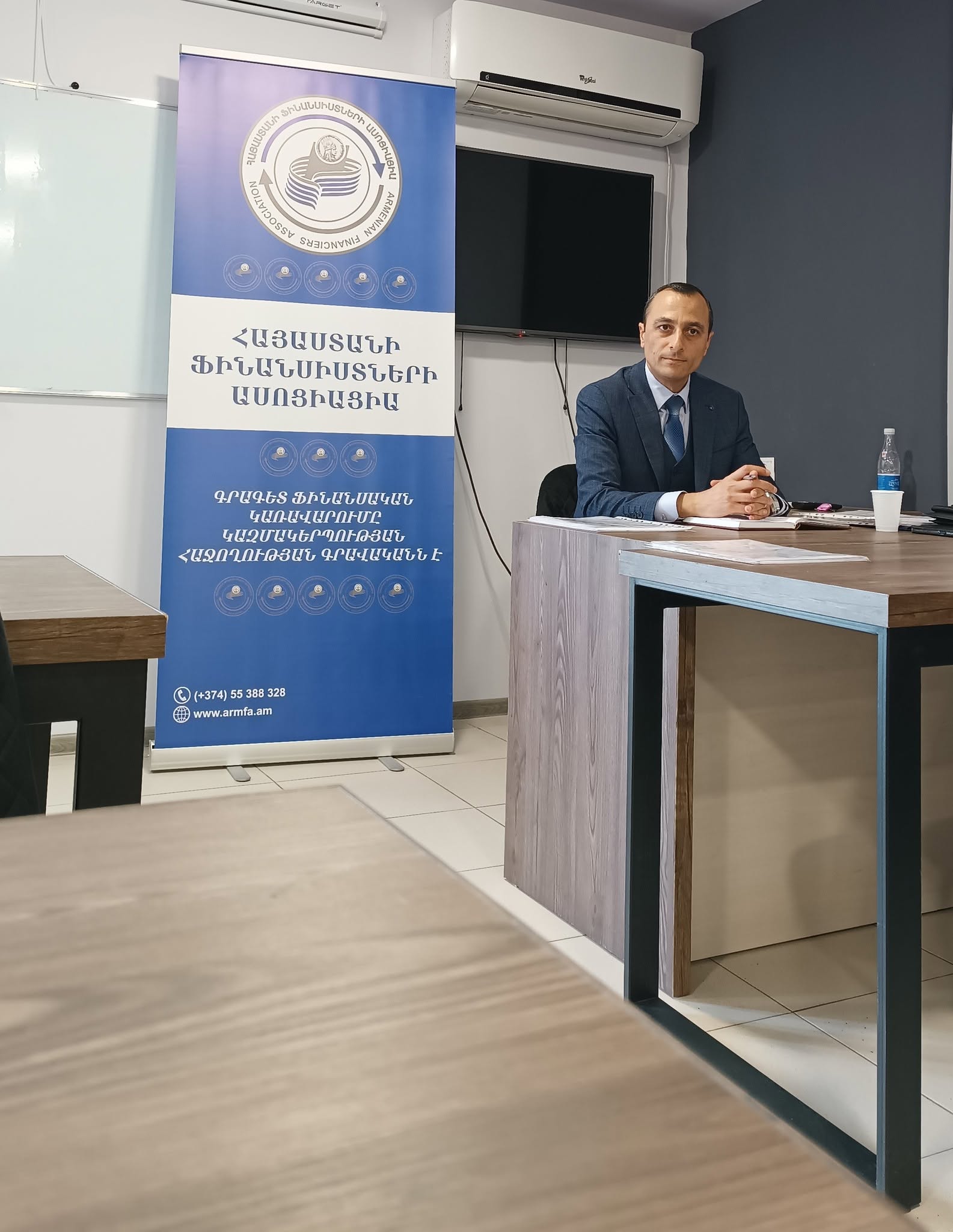 ՖԻՆԱՆՍԻՍՏԻՆ ՀԱՆԴԻՊՈՂ ԱՌԱՋԻՆ 3 ԽՆԴԻՐՆԵՐԸ - ՔՆԱՐԿՈՒՄ