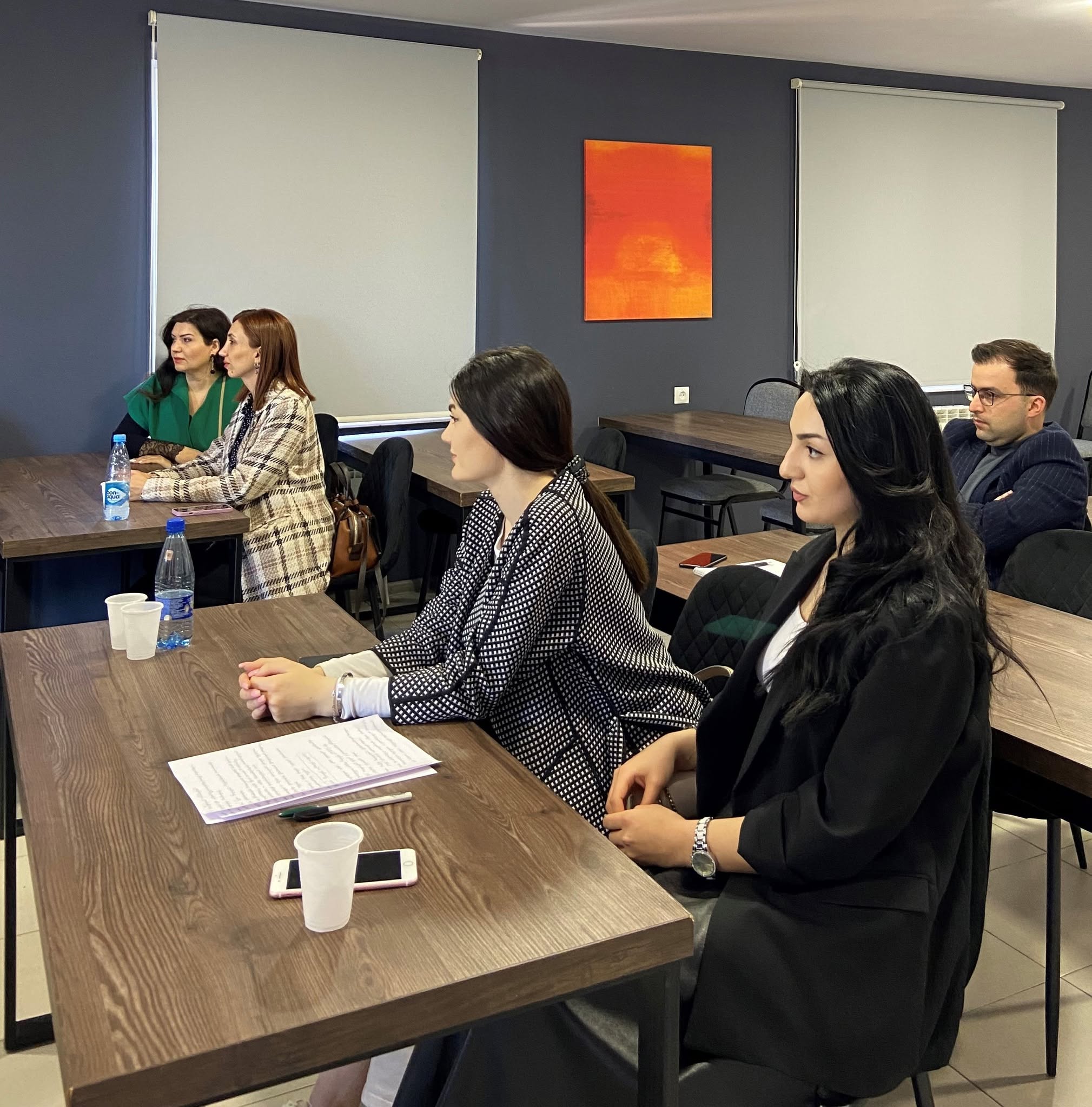 ՖԻՆԱՆՍԻՍՏԻՆ ՀԱՆԴԻՊՈՂ ԱՌԱՋԻՆ 3 ԽՆԴԻՐՆԵՐԸ - ՔՆԱՐԿՈՒՄ