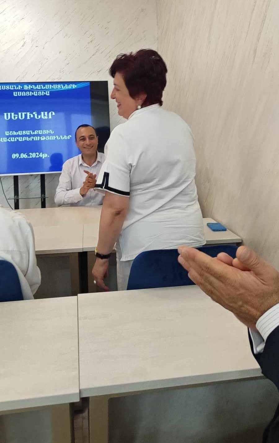 ԱՇԽԱՏԱՆՔԱՅԻՆ ԻՐԱՎԱՀԱՐԱԲԵՐՈՒԹՅՈՒՆՆԵՐ ԹԵՄԱՅՈՎ ՍԵՄԻՆԱՐ-ՔՆՆԱՐԿՈՒՄ