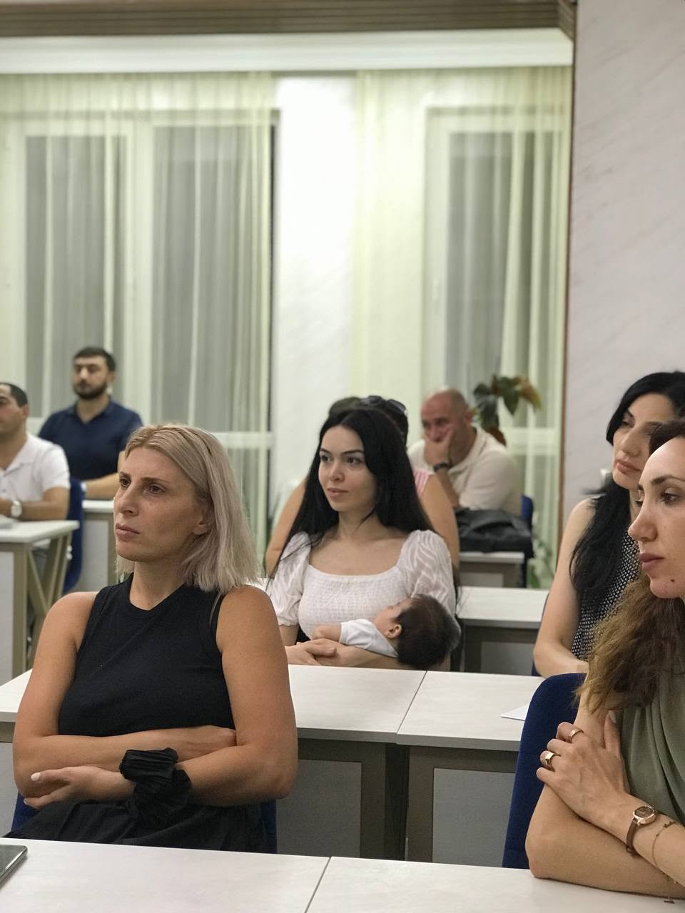«ՀԱՐԿԱՅԻՆ ՕՐԵՆՍԴՐՈՒԹՅԱՆ ՎԵՐՋԻՆ ՓՈՓՈԽՈՒԹՅՈՒՆՆԵՐԸ» ԹԵՄԱՅՈՎ ՍԵՄԻՆԱՐ-ՔՆՆԱՐԿՈՒՄ